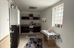 Apartament de vanzare , curte comuna, 2 camere, Zona Semicentral