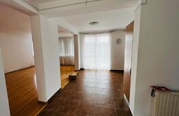 Casă cu teren 720 mp, Livezeni