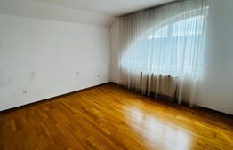 Casă cu teren 720 mp, Livezeni