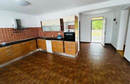Casă cu teren 720 mp, Livezeni