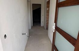 Casă P+M, 120 mp, teren de 400 mp, zona Reghin