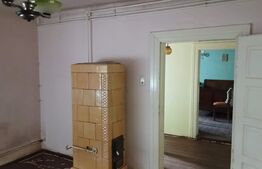 Casa cu trei camere, 73 mp, zona Reghin