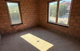 Casa moderna cu design aparte în Corunca