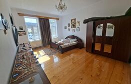 Casa de vanzare, 350 mp, zona Danes 