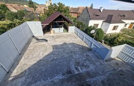 Casa de vanzare, 350 mp, zona Danes 