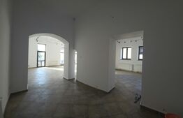 Spatiu comercial, 89 mp, front stradal 15 m, Str. Revolutiei
