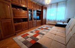 Apartament cu 3 camere pe Str. Transilvaniei, 70 mp utili, 2 băi, balcon închis