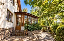 Proprietate de vanzare, 315 mp, 17 ari teren, zona Sangeorgiu de Mures