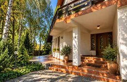 Proprietate de vanzare, 315 mp, 17 ari teren, zona Sangeorgiu de Mures