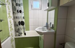 Apartament cu 3 camere, 52 mp, zona Dambu