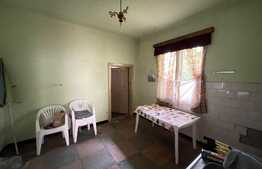 Casa cu 2 camere, 80 mp, ideal pentru spațiu comercial.