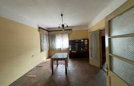 Casa cu 2 camere, 80 mp, ideal pentru spațiu comercial.