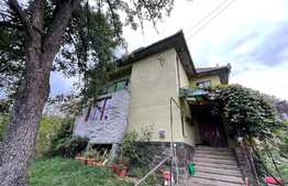 Casa individuală de vânzare,  4 camere suprafața 200 mp