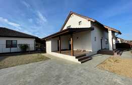 Casa nouă cu 4 camere, 198 mp utili, finisata, zonă liniștită!