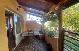 Casă de vânzare 5 camere, cu o suprafață 250 mp, zonă liniștită