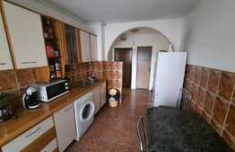 Apartament de 3 camere, decomandat, 65 mp, zona Depozitelor