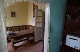 Teren  de 500 mp cu casa de 170 mp, in Sâncraiu la drumul principal 