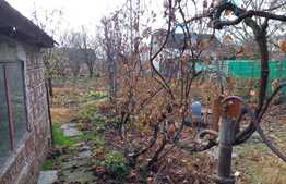 Teren  de 500 mp cu casa de 170 mp, in Sâncraiu la drumul principal 