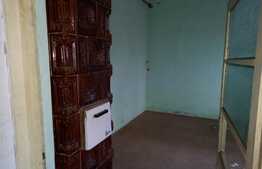 Teren  de 500 mp cu casa de 170 mp, in Sâncraiu la drumul principal 