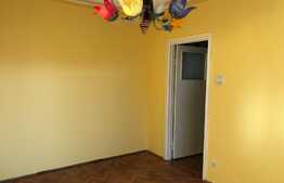 Investiție! Apartament cu 2 camere, semidecomandat, ideal pentru un cuplu, zonă semicentrală