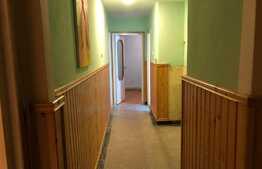 Apartament de 3 camere, decomandat, ideal pentru o familie, zona Dâmbu