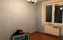 Apartament de 3 camere, decomandat, ideal pentru o familie, zona Dâmbu