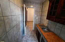 Apartament cu 3 camere decomandat, 60 mp, in Dambu Pietros!