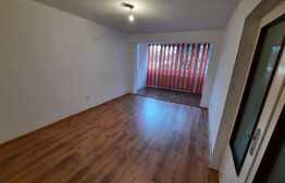 Apartament cu 3 camere decomandat, 60 mp, in Dambu Pietros!