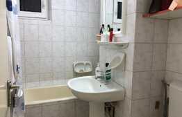  Apartament de 3 camere, 57 mp, zonă semicentrală