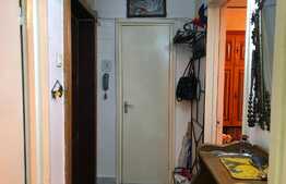  Apartament de 3 camere, 57 mp, zonă semicentrală