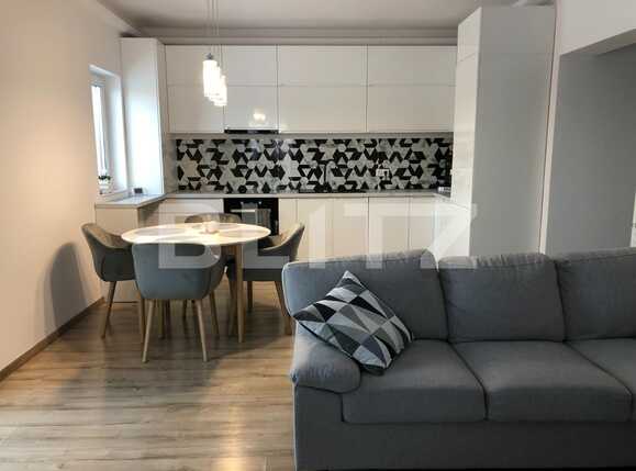 Apartament tip penthouse de vanzare 4 camere decomandat Targu Mures BLITZ 77601AV | Poza1