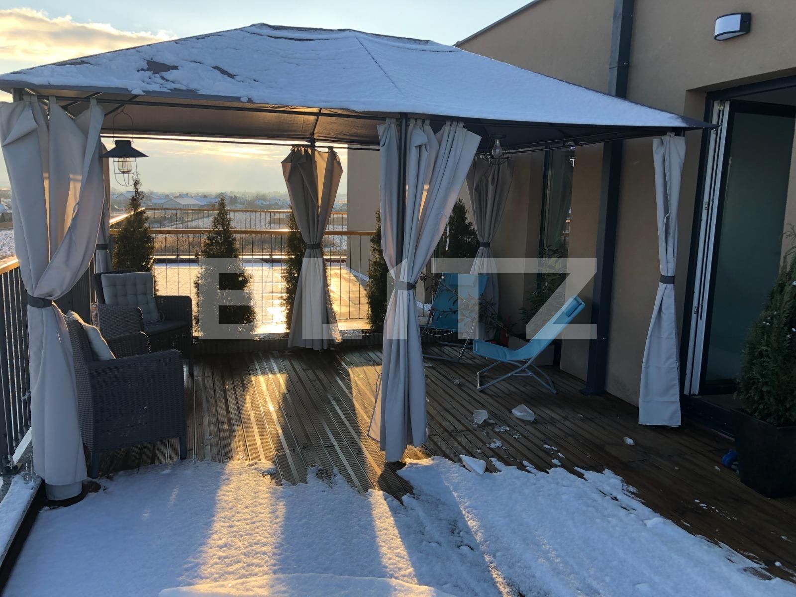 Apartament tip penthouse de vanzare 4 camere decomandat Targu Mures BLITZ 77601AV | Poza19