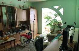 Investiție! Apartament cu 2 camere, decomandat, ideal pentru un cuplu, zona Unirii