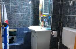 Investiție! Apartament cu 2 camere, decomandat, ideal pentru un cuplu, zona Unirii