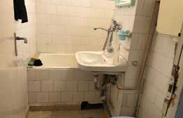 Apartament de 3 camere, 55 mp, decomandat, zona Dâmbu