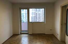 Apartament de 3 camere, 55 mp, decomandat, zona Dâmbu