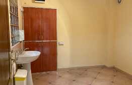 Apartament de 3 camere, 80 mp, zonă semicentrală