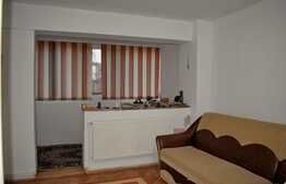 Apartament de 3 camere decomandat, 78 mp, cartierul Dambu