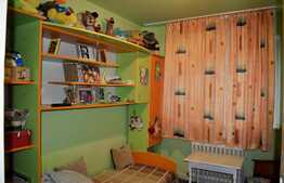 Apartament de 3 camere decomandat, 78 mp, cartierul Dambu