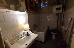 Investiție! Apartament cu 2 camere, semidecomandat, zonă Centrală