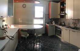 Apartament spațios de 3 camere, 70 mp, decomandat, zona Tudor