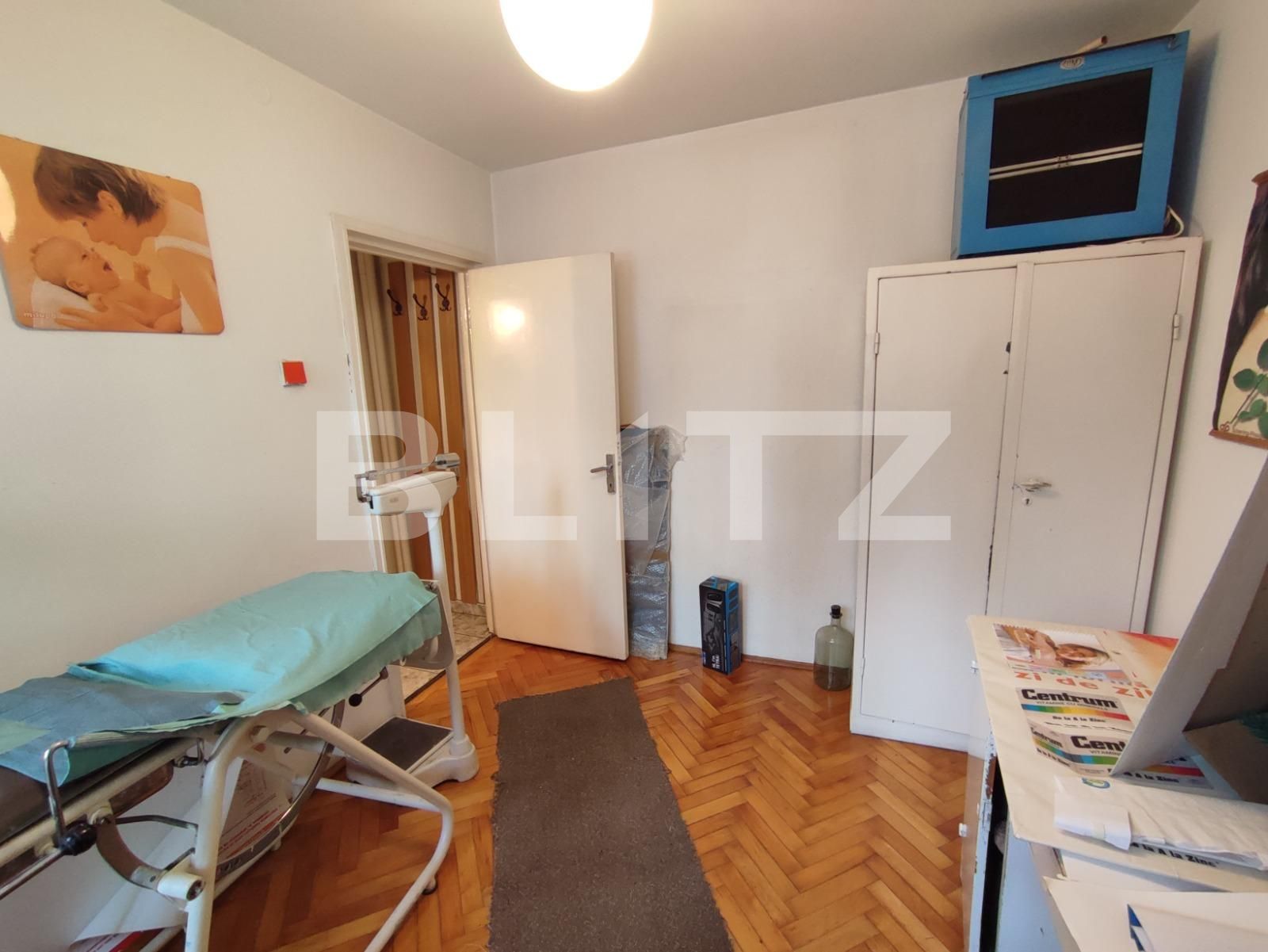 Apartament de vanzare 5 camere semidecomandat circular cabinet medical Targu Mures BLITZ 79543AV | Poza5