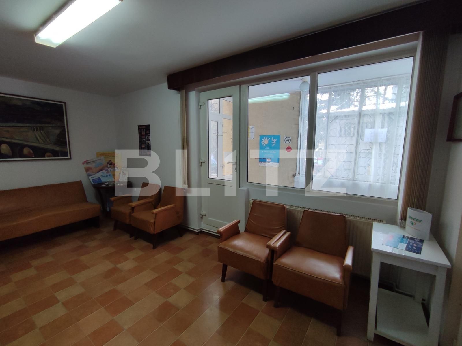 Apartament de vanzare 5 camere semidecomandat circular cabinet medical Targu Mures BLITZ 79543AV | Poza2