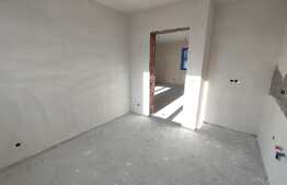 Apartament de 2 camere, semifinisat, decomandat, 54 mp, zona Unirii