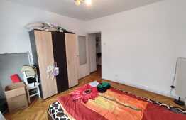 Apartament 3 camere, 65 mp, decomandat, etaj intermediar, zona Diamant