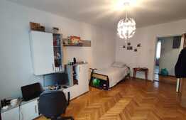 Apartament 3 camere, 65 mp, decomandat, etaj intermediar, zona Diamant