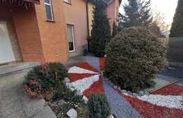 Duplex de 174 mp utili, 356 mp teren, in Santana 