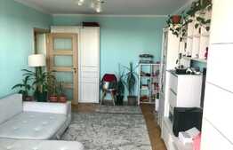 De vanzare apartament 2 camere, zona Unirii, etaj intermediar