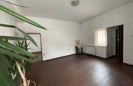 Casa de vânzare, 11 camere, ideal pentru investiție, zona Budai.