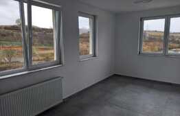 Apartament de 3 camere, 80 mp utili, decomandat, bloc nou, cartier Dâmbu